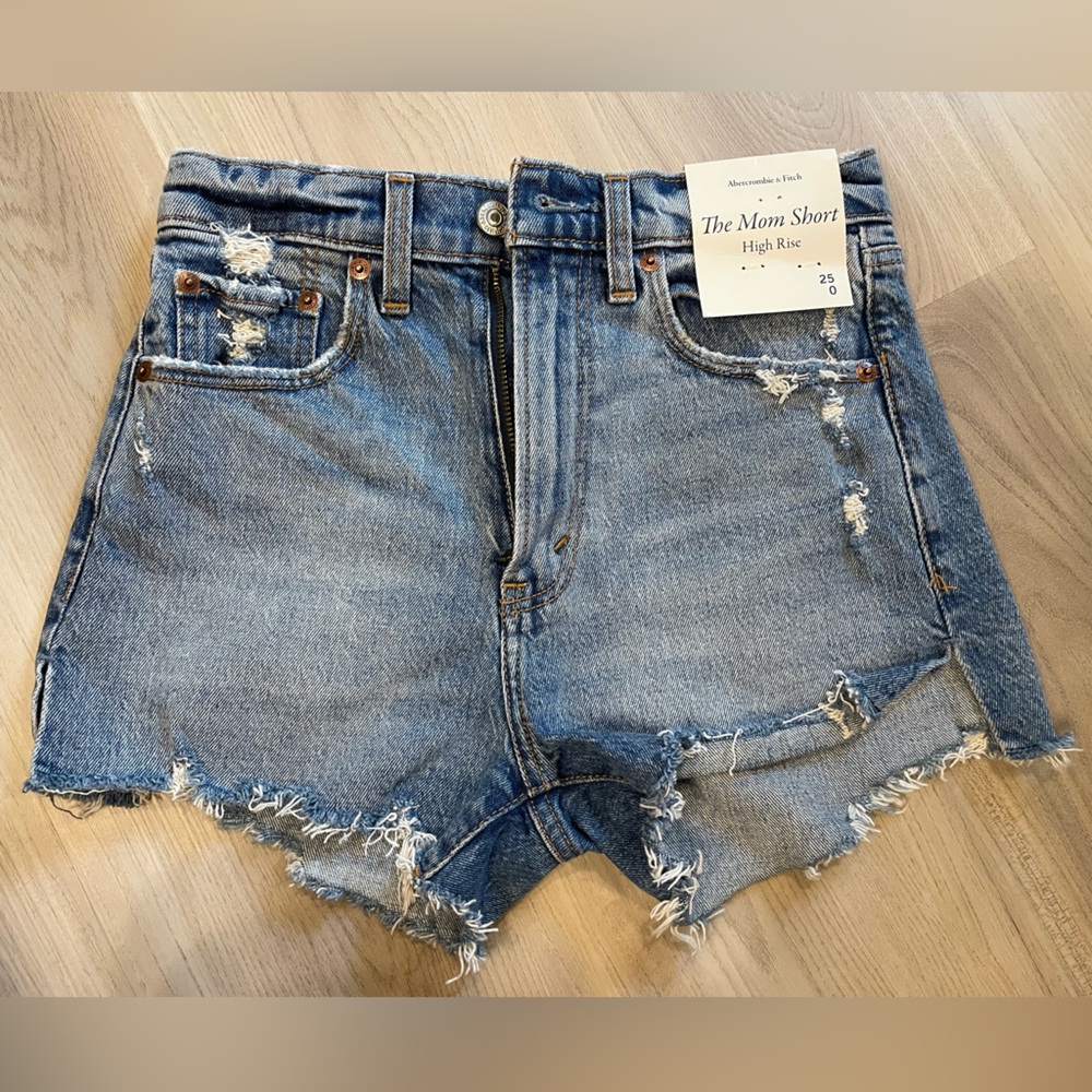 Abercrombie & Fitch High-Rise Mom Short